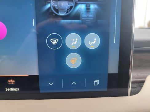 Certified 2023 Lincoln Nautilus Reserve image 25