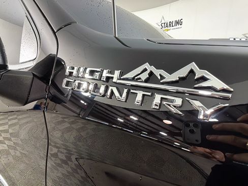 Certified 2025 Chevrolet Silverado 1500 High Country AWD/4WD image 27
