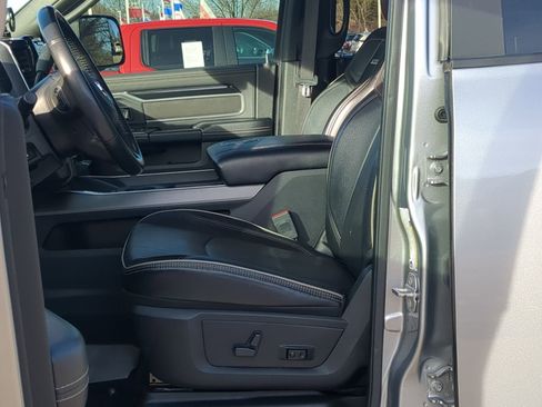 Used 2022 RAM 2500 Laramie w/ Night Edition image 12