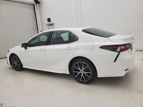 Used 2024 Toyota Camry SE image 15