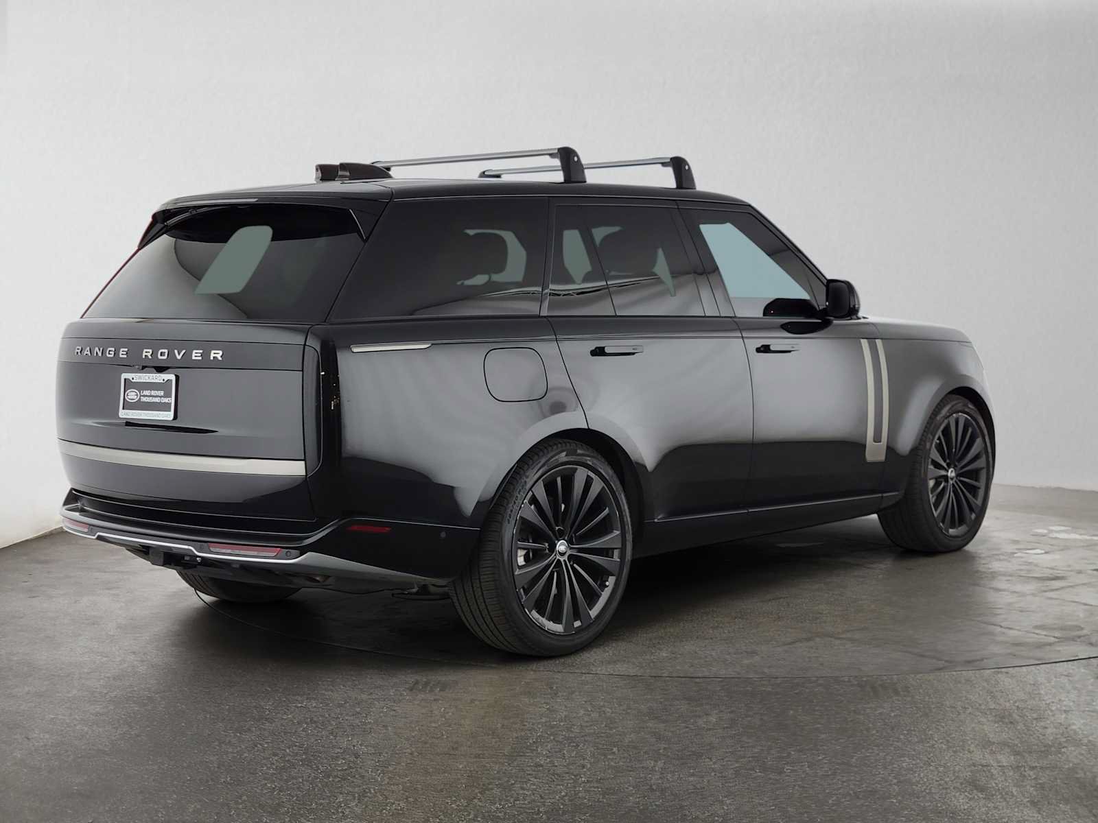 Used 2024 Land Rover Range Rover SE AWD/4WD image 5