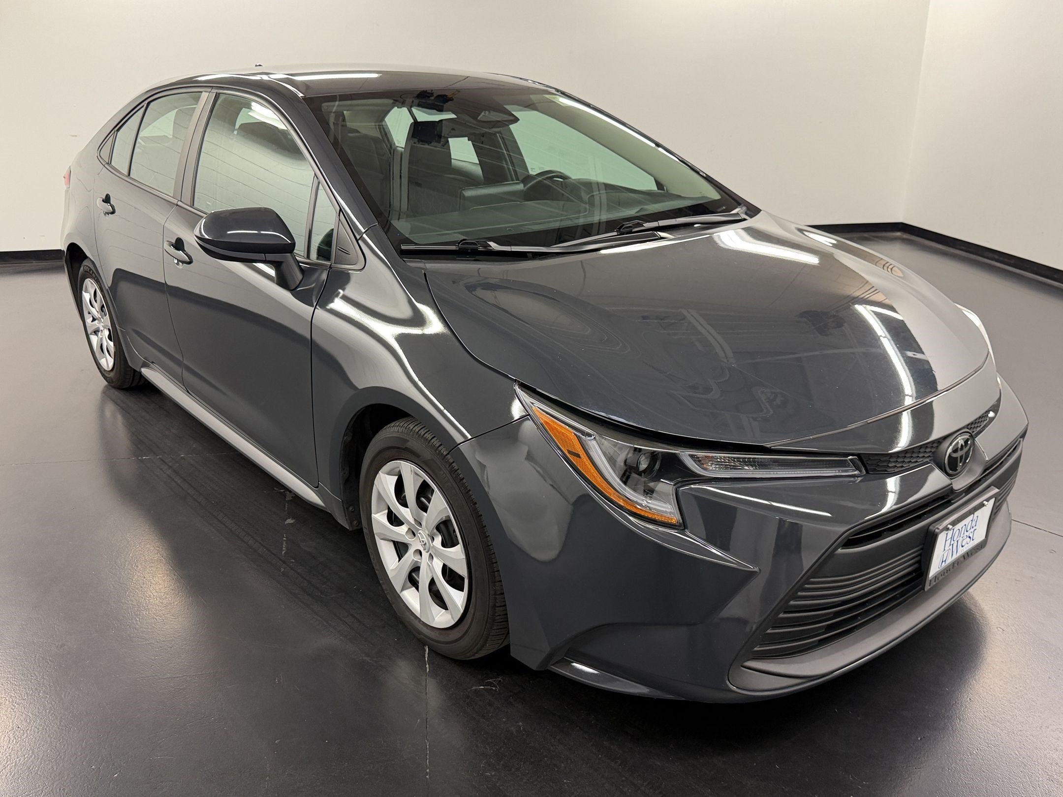 Used 2024 Toyota Corolla LE FWD image 7