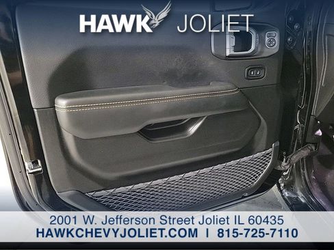 Used 2025 Jeep Wrangler Unlimited Sahara image 19