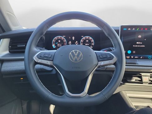 New 2026 Volkswagen Tiguan S FWD image 10