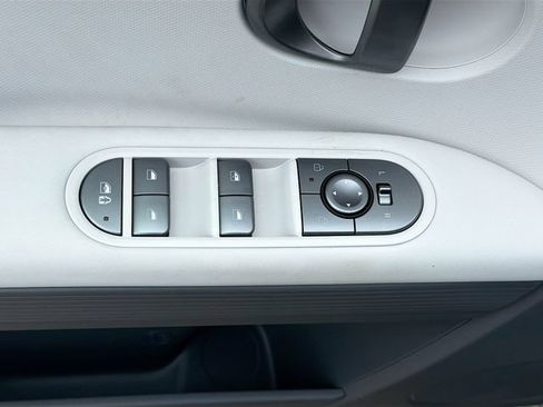 New 2026 Hyundai Ioniq 5 SE AWD/4WD image 18