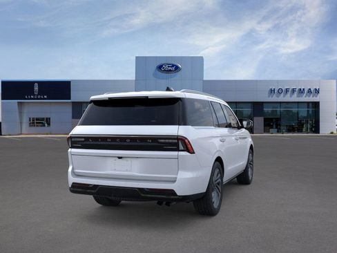 New 2025 Lincoln Navigator Reserve image 8