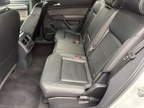 Used 2023 Volkswagen Atlas Cross Sport SE image 21