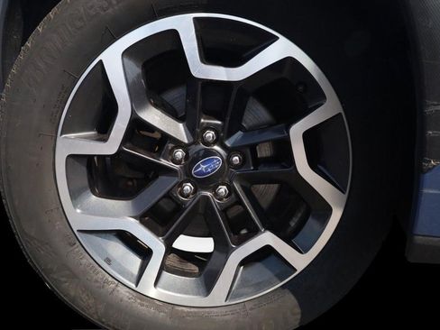 Used 2017 Subaru Crosstrek 2.0i Premium AWD/4WD image 3