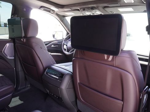 Certified 2023 Cadillac Escalade V w/ Heavy-Duty Trailer Package AWD/4WD image 11