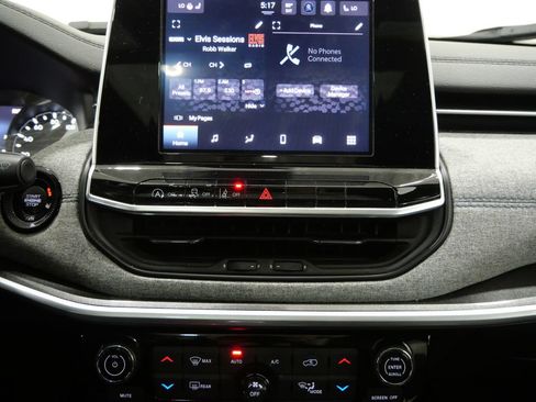 Used 2025 Jeep Compass Latitude w/ Sun & Sound Group AWD/4WD image 20