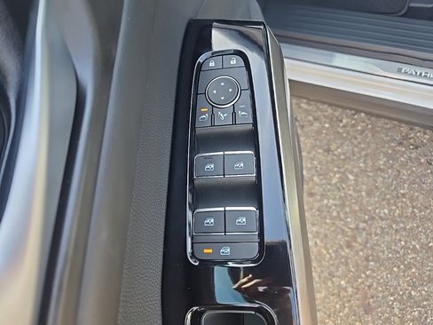 New 2025 Nissan Pathfinder Platinum w/ Lighting Package (N92) image 11