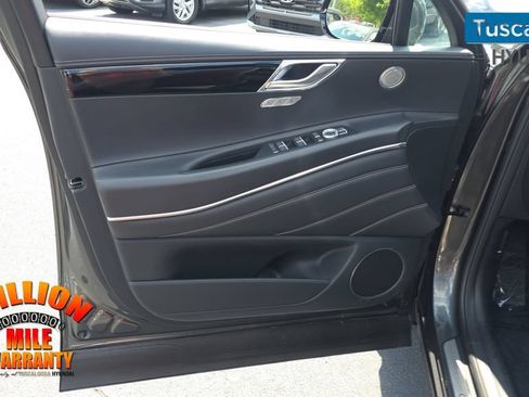 Used 2025 Genesis GV80 2.5T Standard AWD/4WD image 12