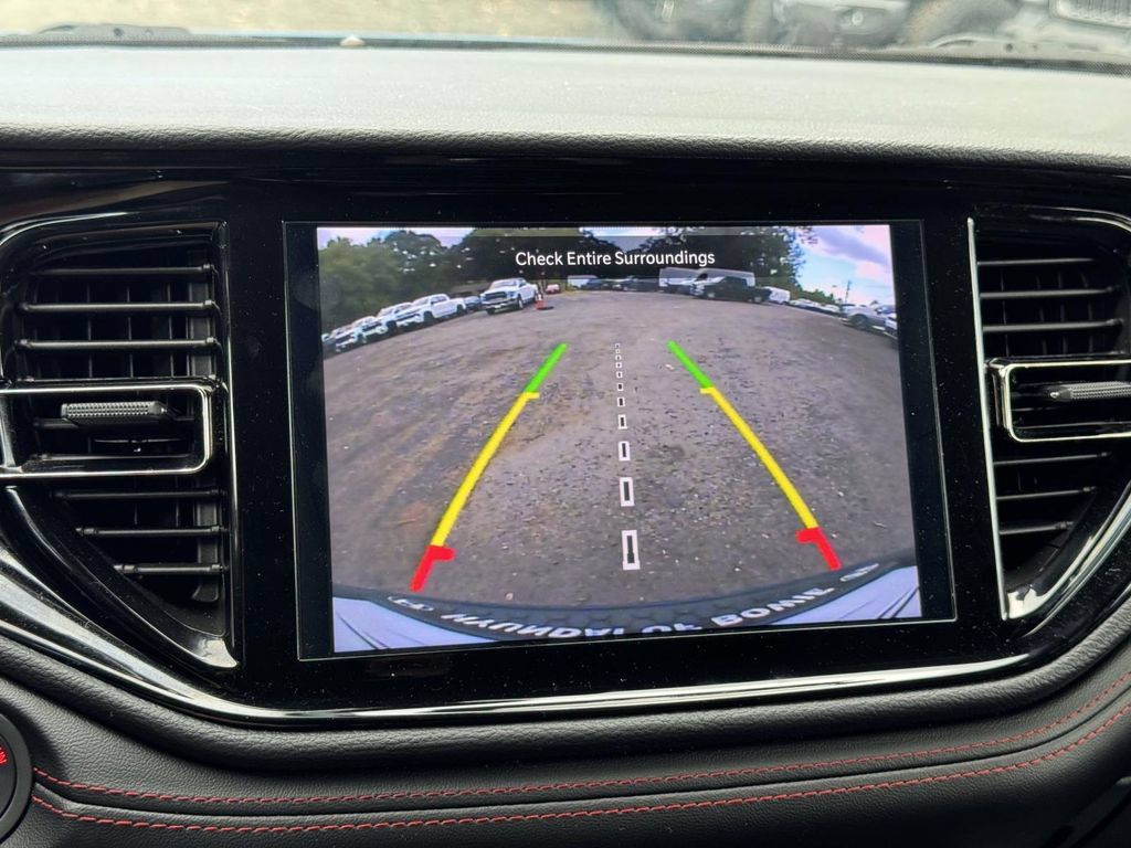 Used 2025 Dodge Durango GT AWD/4WD image 17
