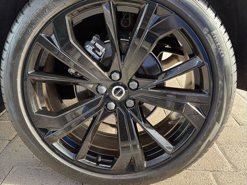 Used 2024 Volvo XC60 B5 Ultimate w/ Protection Package Premier image 8