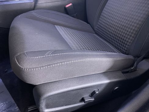 Used 2020 Dodge Charger SXT w/ Blacktop Package image 9