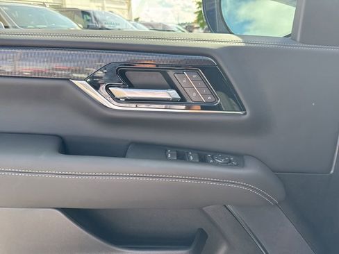 New 2026 GMC Yukon XL Elevation w/ Elevation Premium Package AWD/4WD image 17
