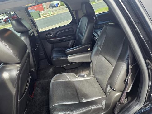 Used 2014 Cadillac Escalade Luxury AWD/4WD image 10