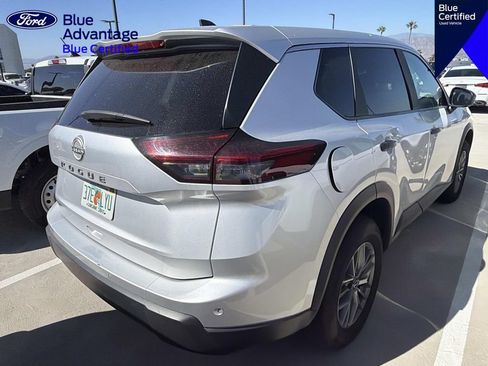 Used 2024 Nissan Rogue S FWD image 9