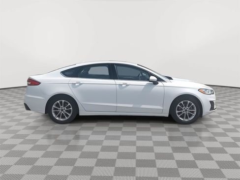 Used 2020 Ford Fusion SE FWD image 26