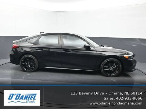 Used 2023 Honda Civic Sport image 7