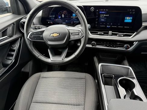 Used 2025 Chevrolet Equinox LT FWD image 8
