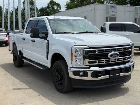 Used 2025 Ford F250 XLT AWD/4WD image 4