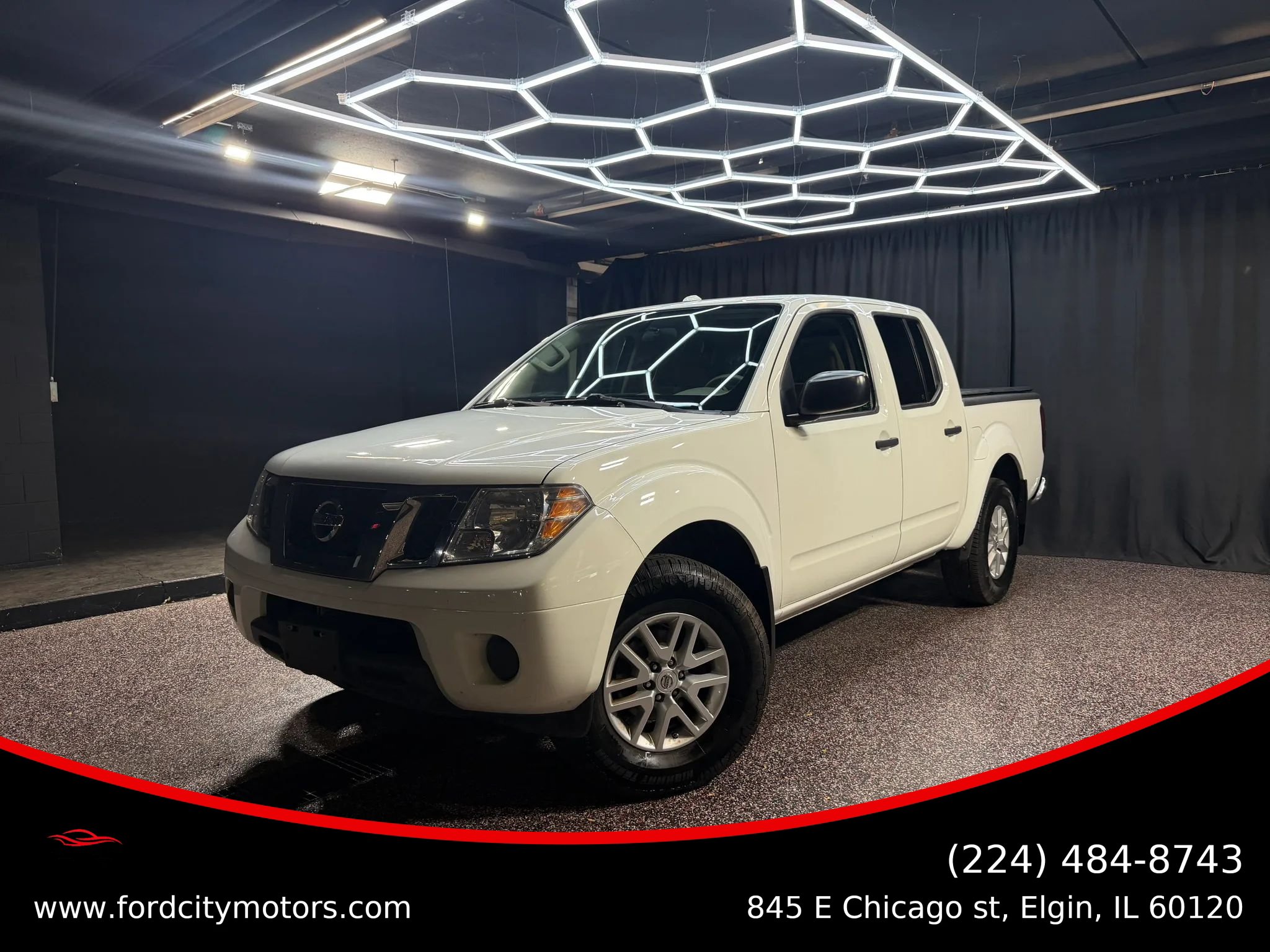 Used 2018 Nissan Frontier SV AWD/4WD image 1