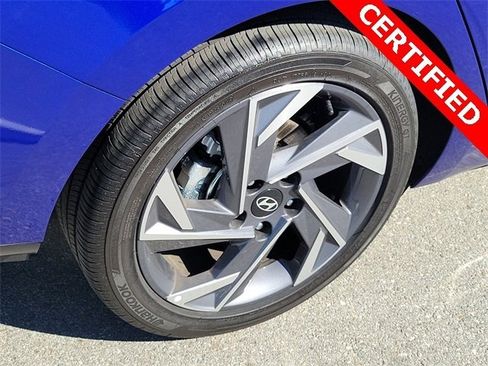 Certified 2025 Hyundai Elantra SEL image 21