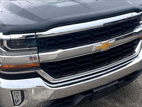 Used 2017 Chevrolet Silverado 1500 LT w/ LT Eassist Package AWD/4WD image 4
