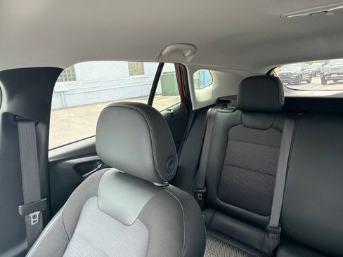 Used 2025 Chevrolet Trax LT FWD image 54
