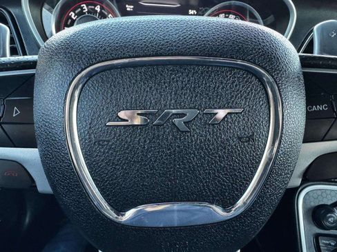 Used 2015 Dodge Challenger SRT image 29