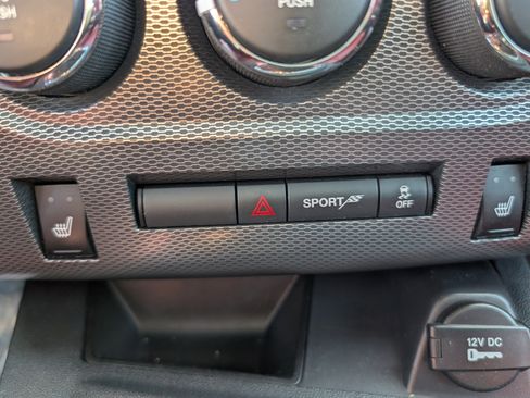 Used 2013 Dodge Challenger R/T Plus image 19