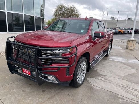 Used 2019 Chevrolet Silverado 1500 High Country w/ High Country Premium Package AWD/4WD image 2