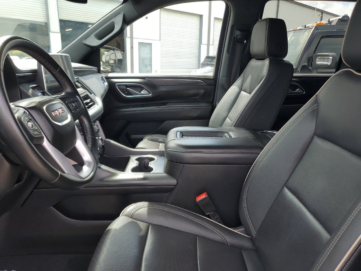 Used 2024 GMC Yukon SLT AWD/4WD image 18