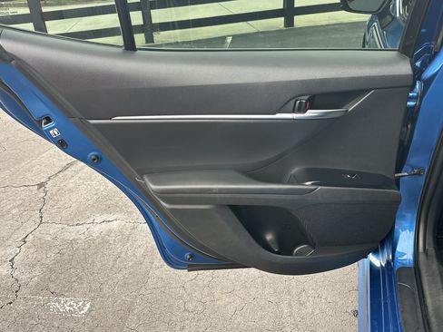 Used 2018 Toyota Camry SE FWD image 22