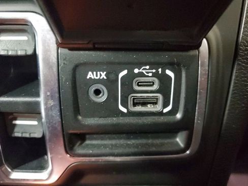 Used 2021 Jeep Gladiator Overland image 19