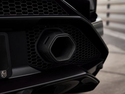 Used 2023 Lamborghini Huracan Tecnica image 13