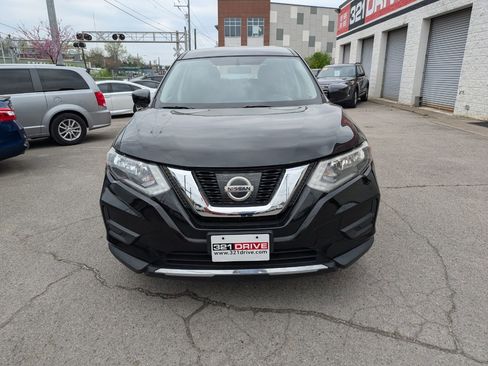 Used 2017 Nissan Rogue S image 3