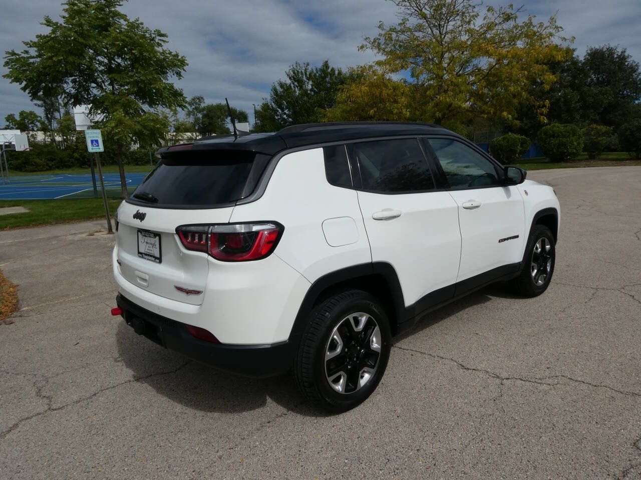 Used 2017 Jeep Compass Trailhawk w/ Leather Interior Group AWD/4WD image 5