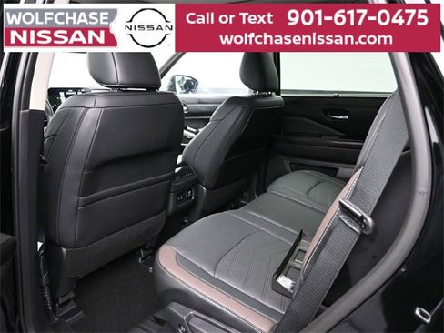 Used 2025 Nissan Pathfinder Platinum w/ Cargo Package image 14