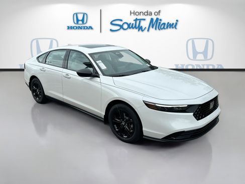 New 2025 Honda Accord SE image 1