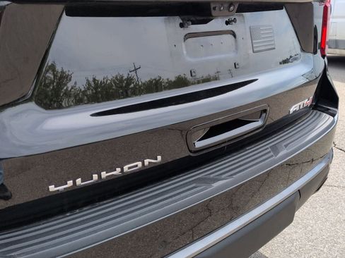 Used 2025 GMC Yukon AT4 w/ AT4 Premium Plus Package AWD/4WD image 13