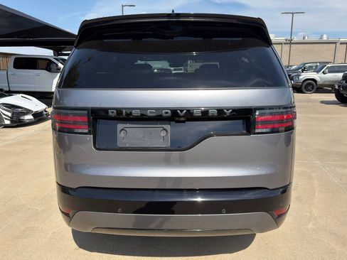 Used 2024 Land Rover Discovery Dynamic SE AWD/4WD image 6