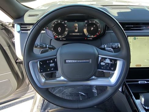 New 2025 Land Rover Range Rover Long Wheelbase SE image 7