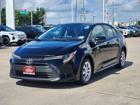 Certified 2026 Toyota Corolla LE FWD image 3