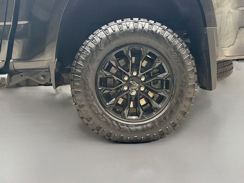 Used 2022 Chevrolet Colorado Z71 image 33