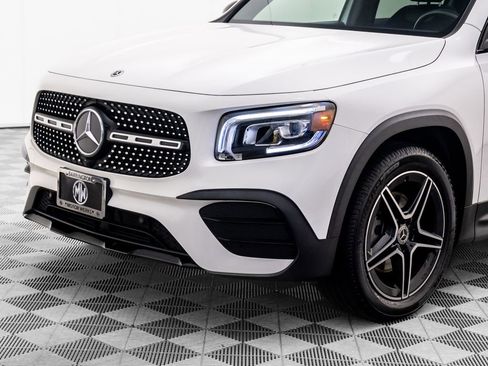 Used 2022 Mercedes-Benz GLB 250 4MATIC image 34