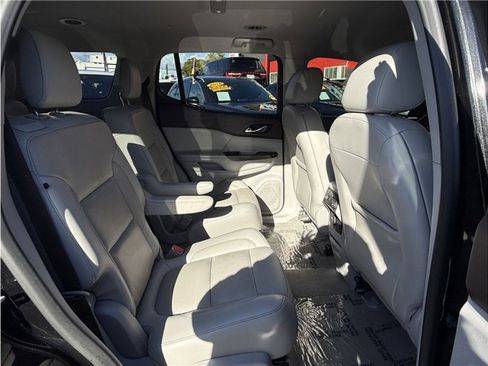 Used 2019 GMC Acadia SLT image 26