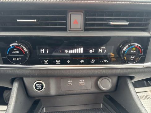 Used 2023 Nissan Rogue SV image 27