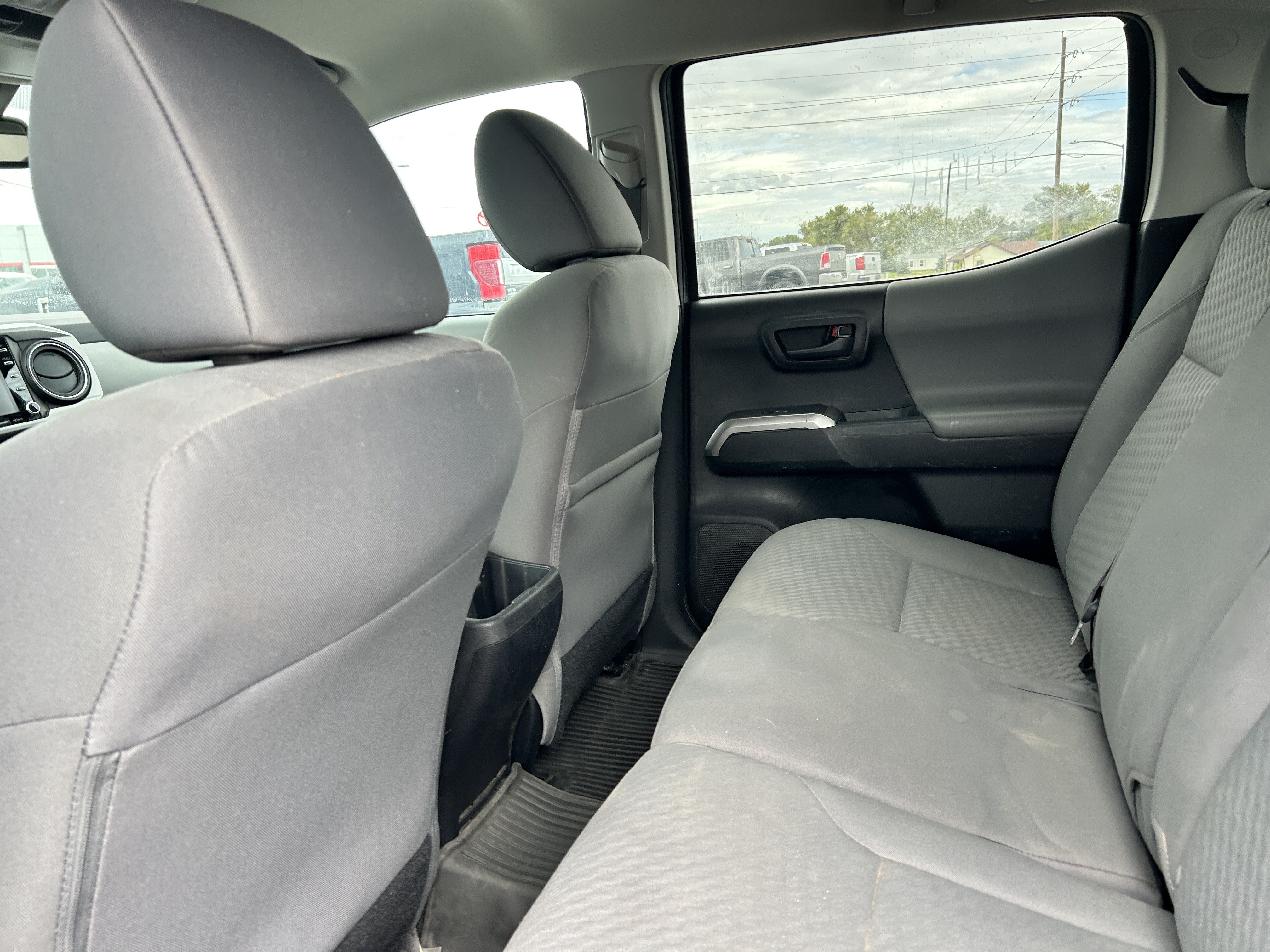 Used 2021 Toyota Tacoma SR5 AWD/4WD image 10